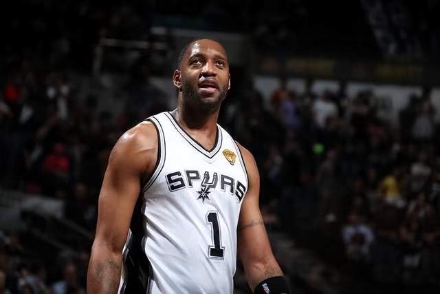 莱万本赛季18场20球 连续14个赛季进球20+